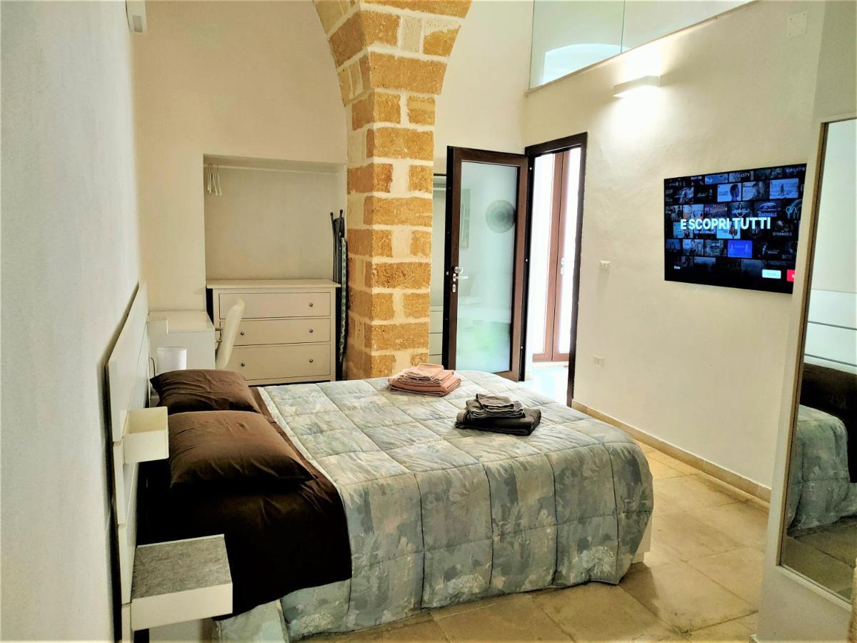 Casa Mima: Locazione Turistica Nel Centro Storico Apartment Brindisi Ngoại thất bức ảnh